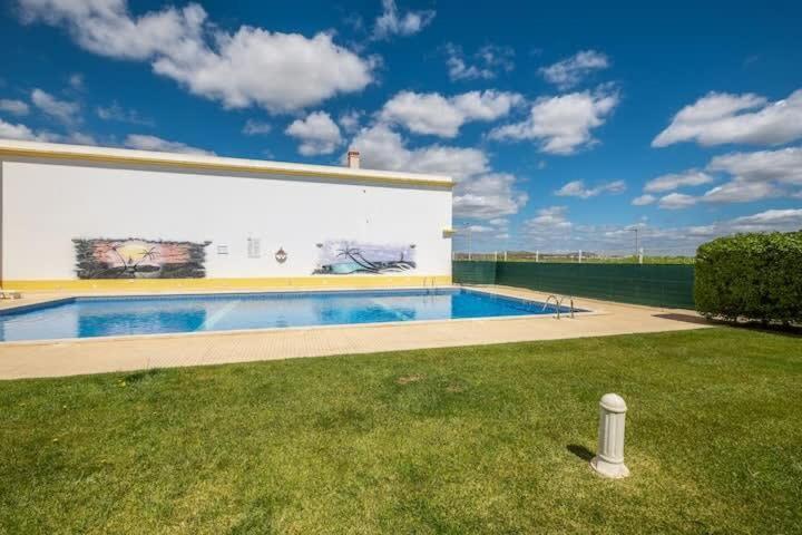 Apartment Alfarmar - Pool, Beach Only A Few Minutes Away Albufeira Zewnętrze zdjęcie