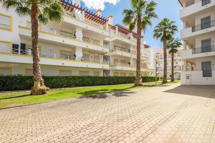 Apartment Alfarmar - Pool, Beach Only A Few Minutes Away Albufeira Zewnętrze zdjęcie