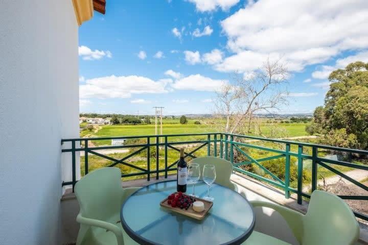 Apartment Alfarmar - Pool, Beach Only A Few Minutes Away Albufeira Zewnętrze zdjęcie