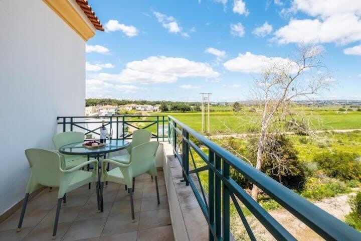 Apartment Alfarmar - Pool, Beach Only A Few Minutes Away Albufeira Zewnętrze zdjęcie